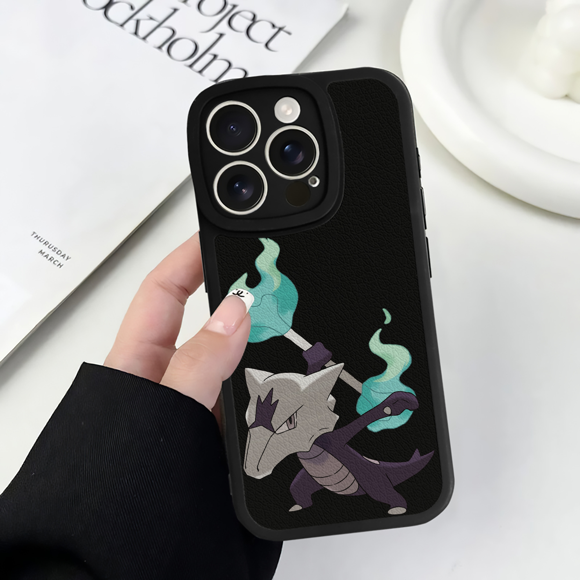 （画像用） ポケットモンスター Pokémon 【iPhone 16シリーズ対応】シリコンスマホケース（レザー調） 材質：シリコン